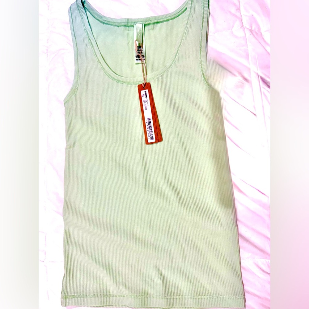SKIMS - Soft Lounge Tank in Honeydew - XS - NWT - Picture 2 of 3